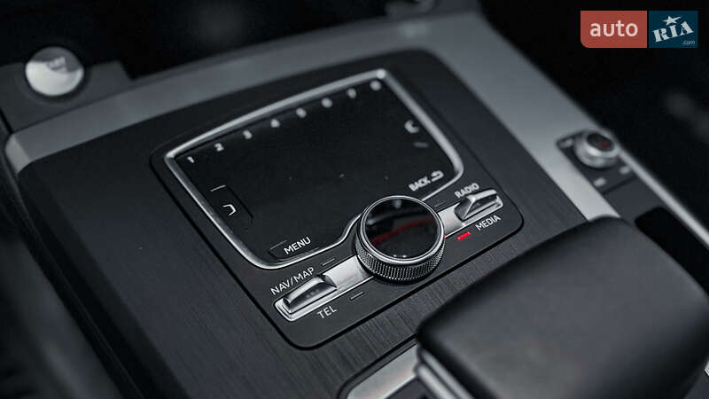 Позашляховик / Кросовер Audi Q5 2019 в Рівному