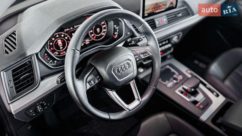 Позашляховик / Кросовер Audi Q5 2019 в Рівному