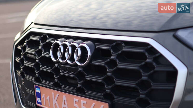 Внедорожник / Кроссовер Audi Q5 2022 в Киеве