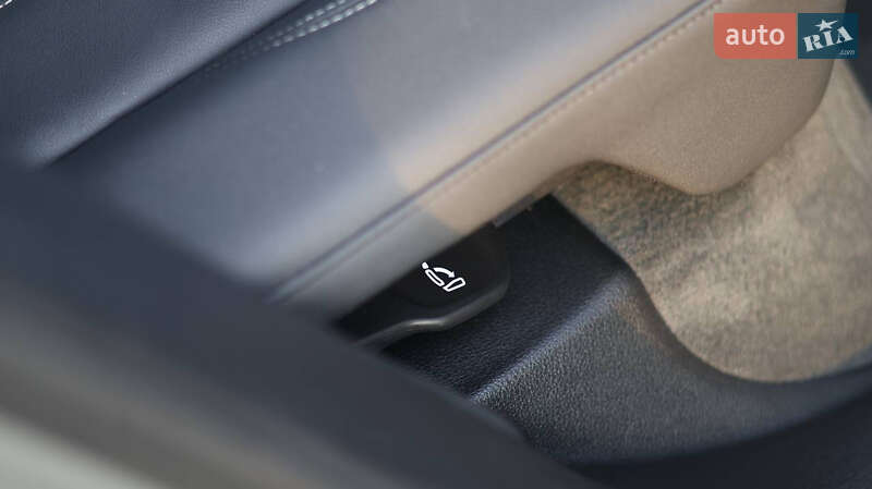 Внедорожник / Кроссовер Audi Q5 2022 в Киеве