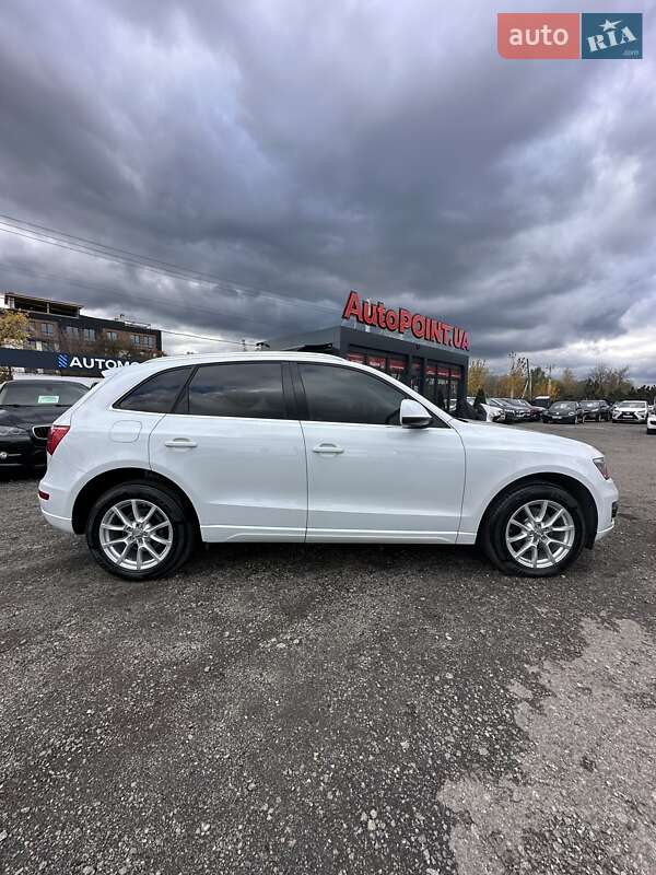 Позашляховик / Кросовер Audi Q5 2011 в Білогородці