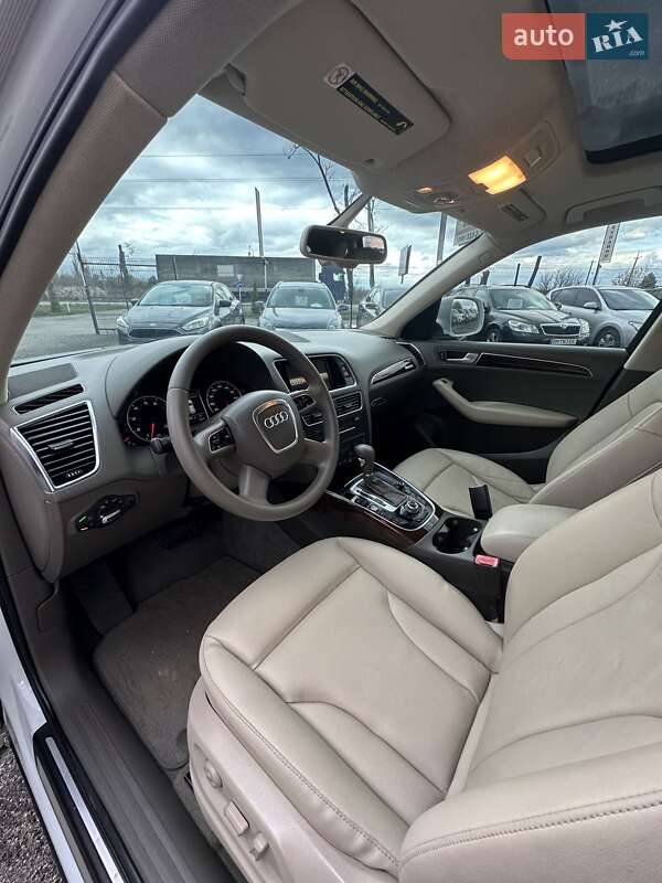 Позашляховик / Кросовер Audi Q5 2011 в Білогородці
