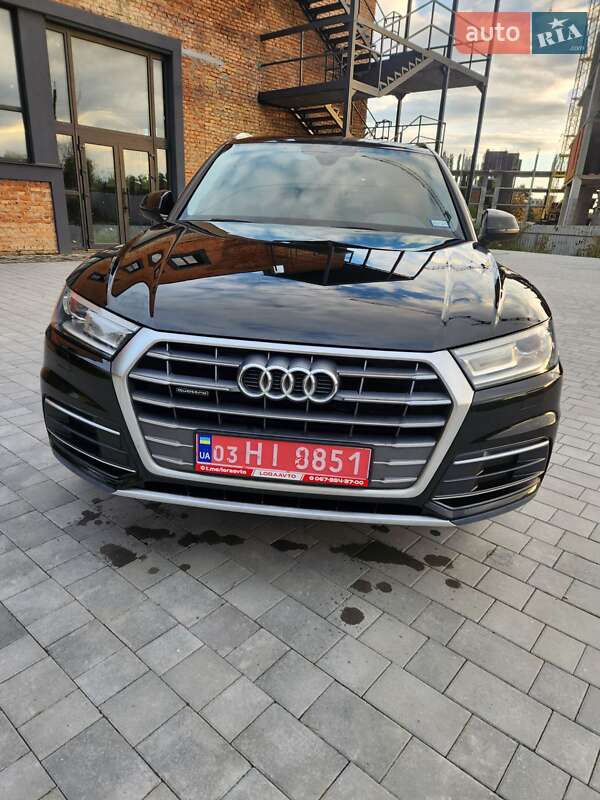 Внедорожник / Кроссовер Audi Q5 2018 в Остроге