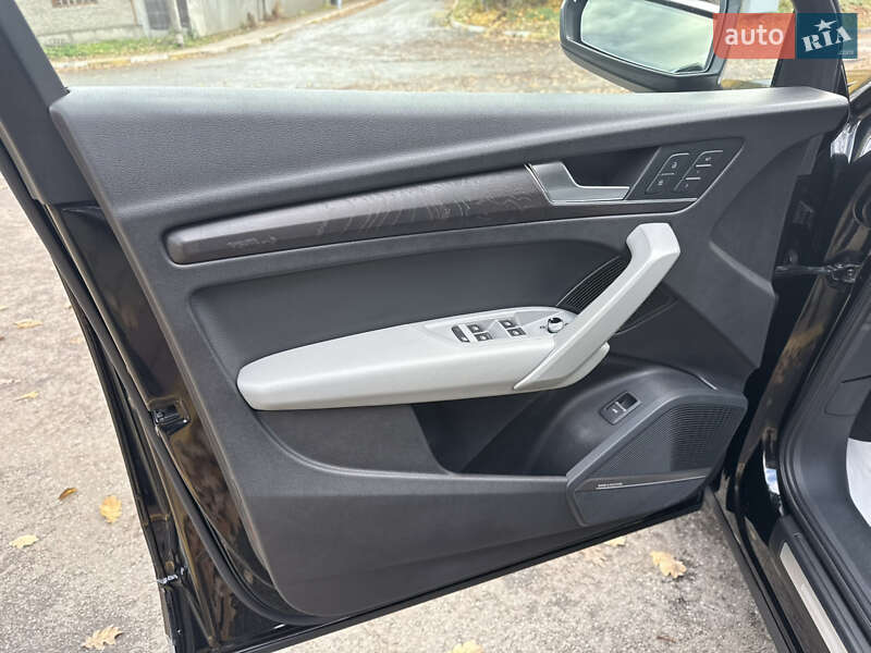 Позашляховик / Кросовер Audi Q5 2018 в Києві