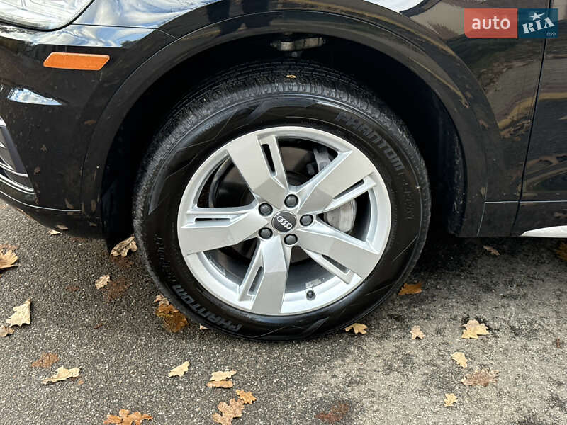 Позашляховик / Кросовер Audi Q5 2018 в Києві
