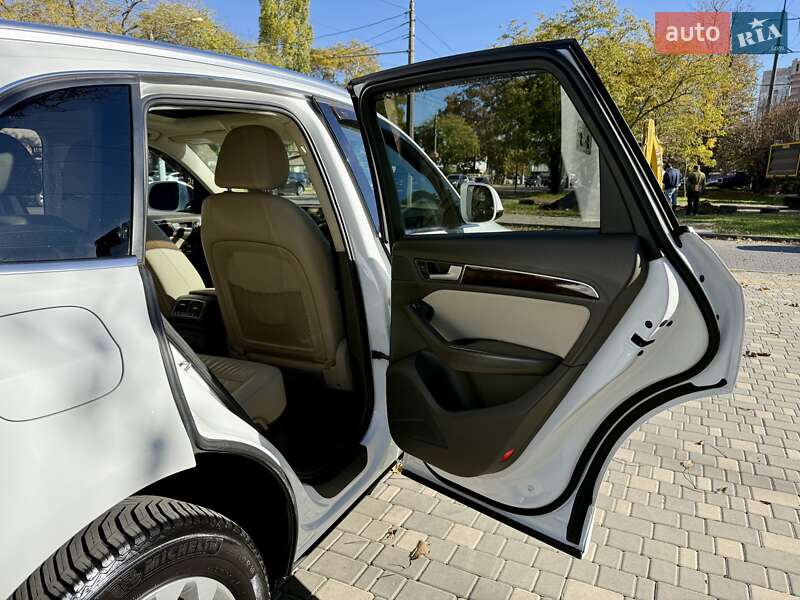 Внедорожник / Кроссовер Audi Q5 2016 в Одессе