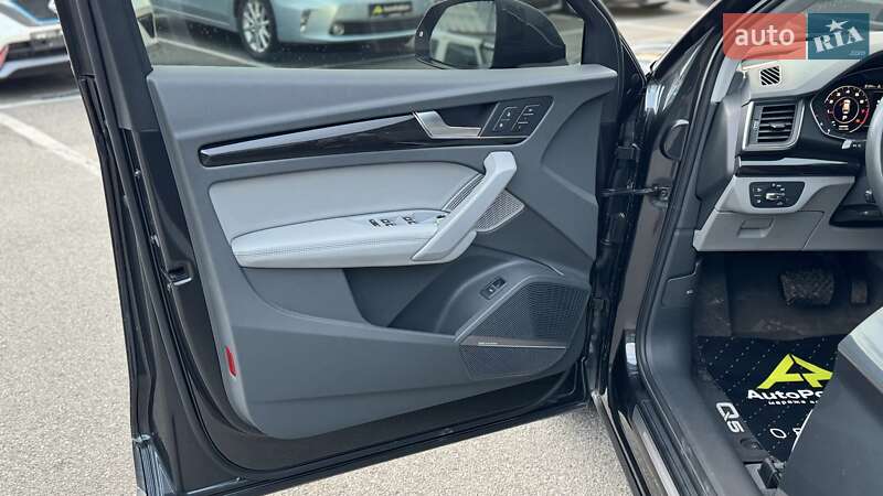 Позашляховик / Кросовер Audi Q5 2019 в Києві фото 12 Позашляховик / Кросовер Audi Q5 2019 в Києві