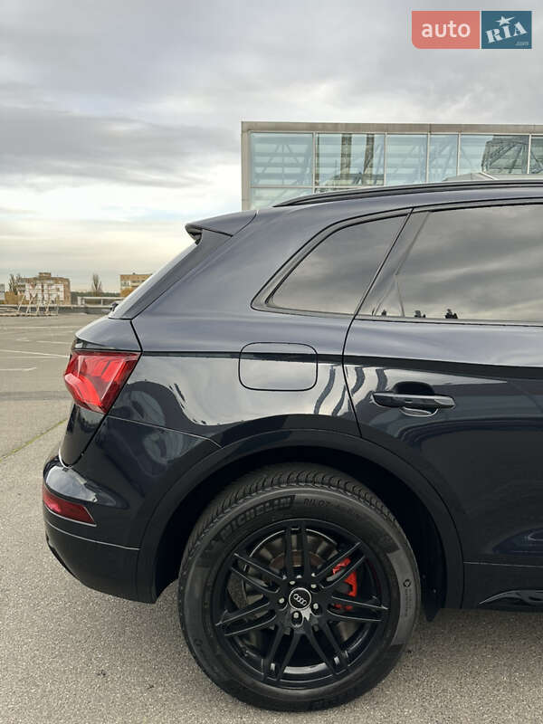 Позашляховик / Кросовер Audi Q5 2017 в Києві