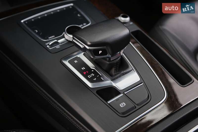 Позашляховик / Кросовер Audi Q5 2019 в Києві фото 24 Позашляховик / Кросовер Audi Q5 2019 в Києві
