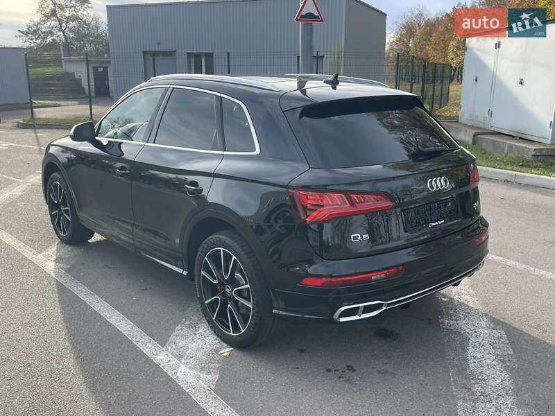 Позашляховик / Кросовер Audi Q5 2018 в Києві фото 22 Позашляховик / Кросовер Audi Q5 2018 в Києві