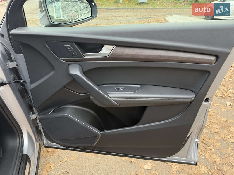 Внедорожник / Кроссовер Audi Q5 2022 в Киеве