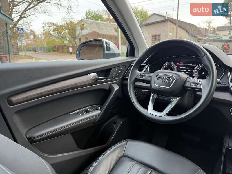 Внедорожник / Кроссовер Audi Q5 2022 в Киеве