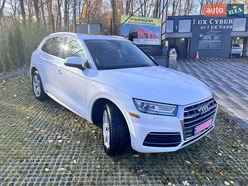Позашляховик / Кросовер Audi Q5 2018 в Києві