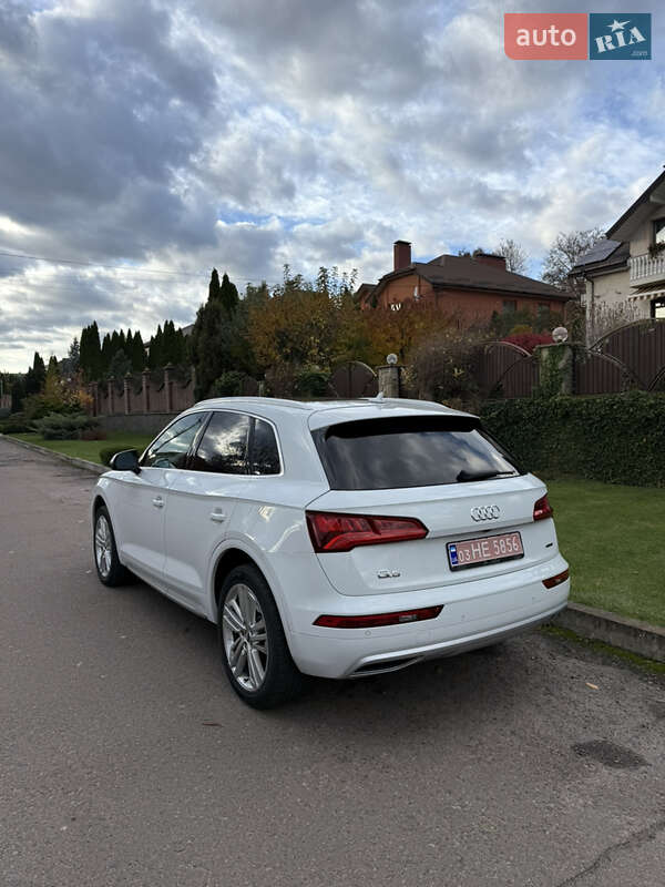 Позашляховик / Кросовер Audi Q5 2019 в Рівному
