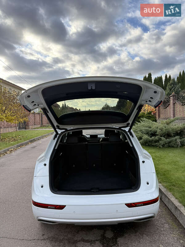 Позашляховик / Кросовер Audi Q5 2019 в Рівному