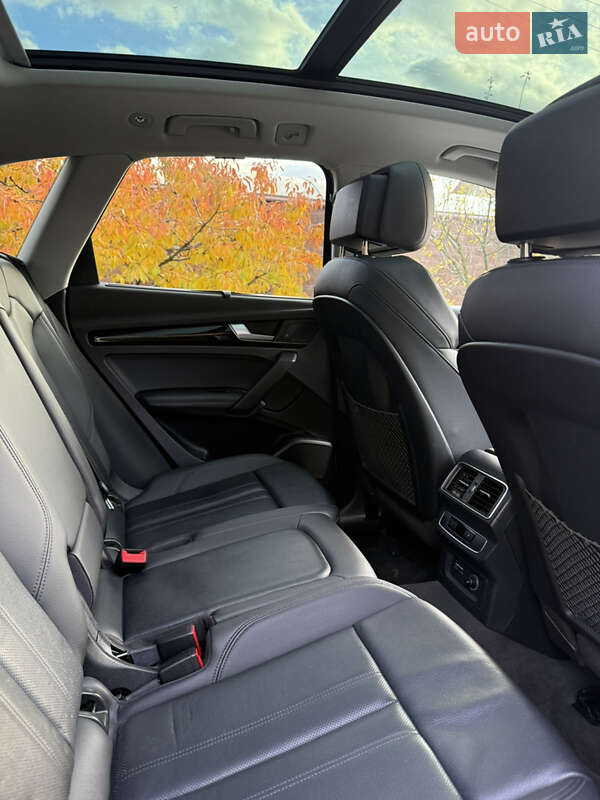 Позашляховик / Кросовер Audi Q5 2019 в Рівному