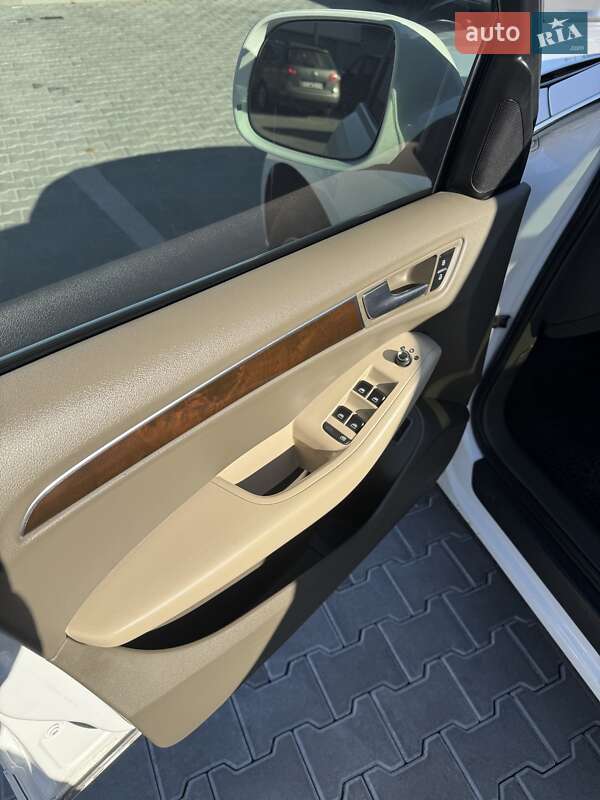 Внедорожник / Кроссовер Audi Q5 2010 в Кропивницком