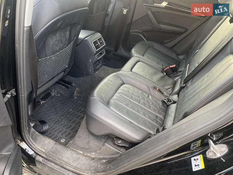 Позашляховик / Кросовер Audi Q5 2018 в Луцьку