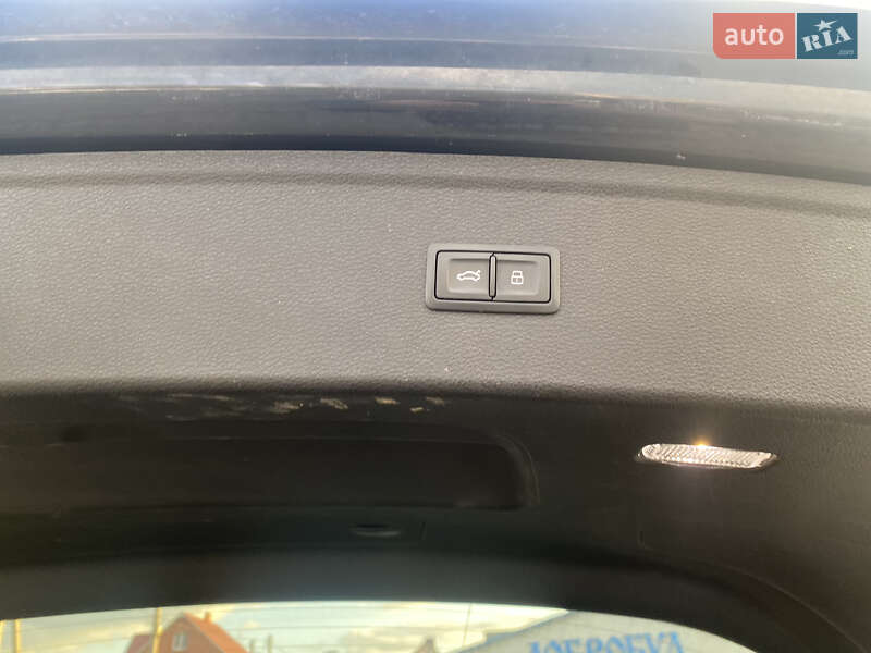 Позашляховик / Кросовер Audi Q5 2018 в Луцьку