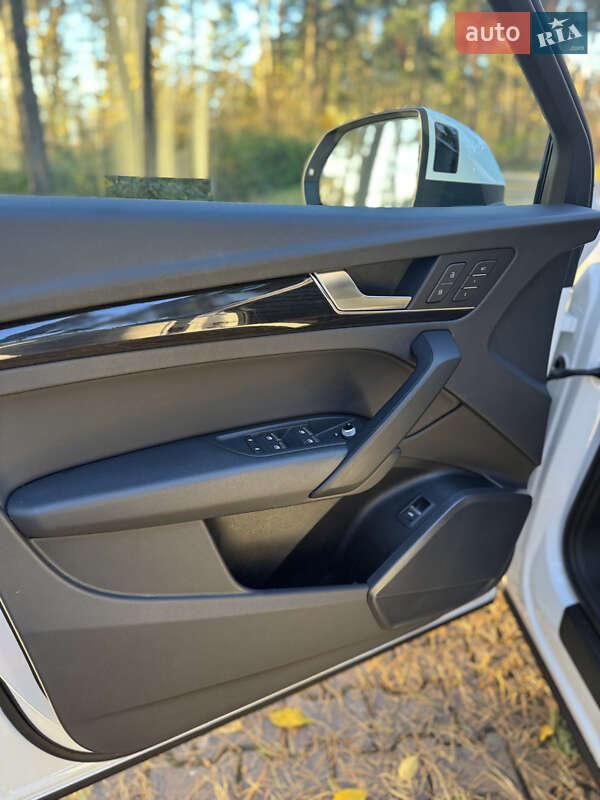 Позашляховик / Кросовер Audi Q5 2020 в Львові фото 14 Позашляховик / Кросовер Audi Q5 2020 в Львові