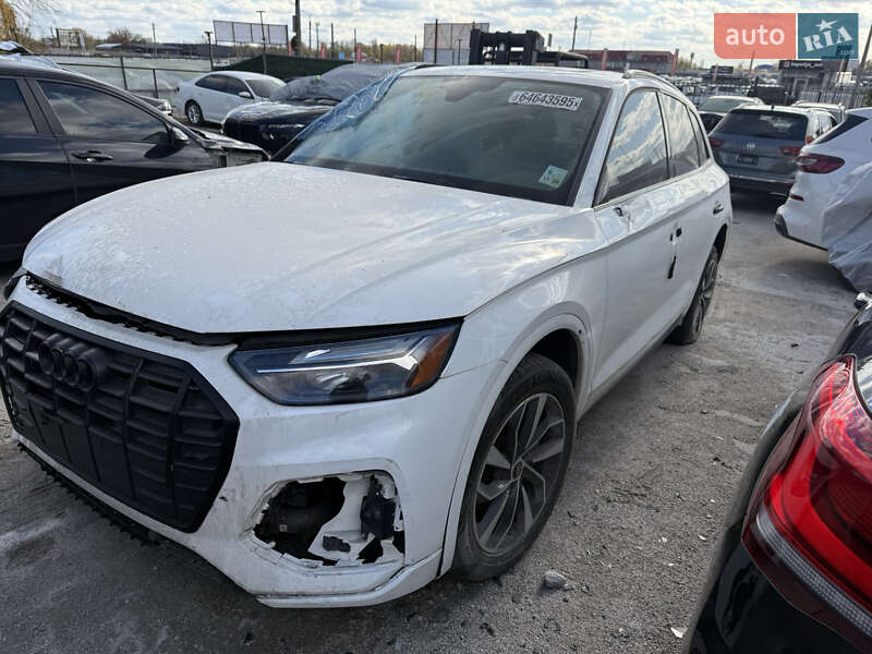 Позашляховик / Кросовер Audi Q5 2021 в Києві