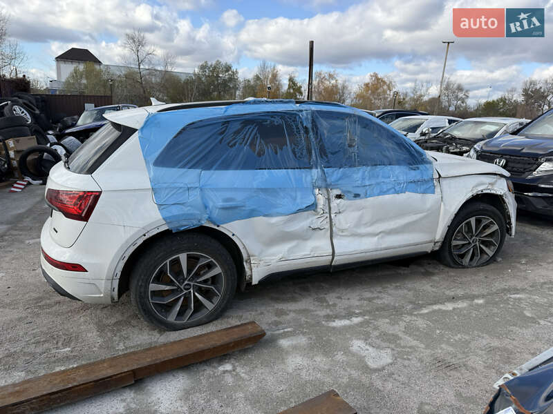 Позашляховик / Кросовер Audi Q5 2021 в Києві