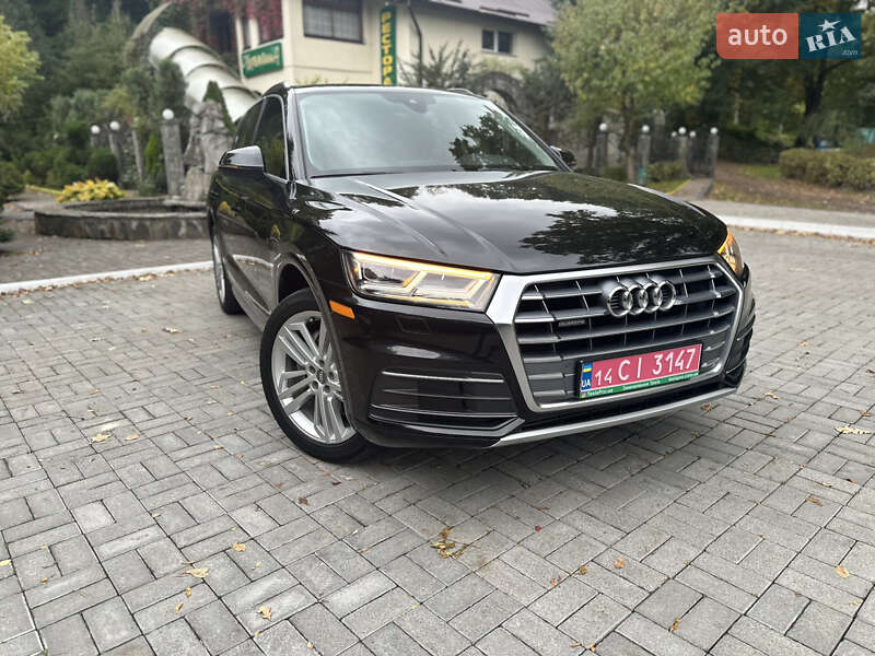 Позашляховик / Кросовер Audi Q5 2019 в Києві фото 24 Позашляховик / Кросовер Audi Q5 2019 в Києві