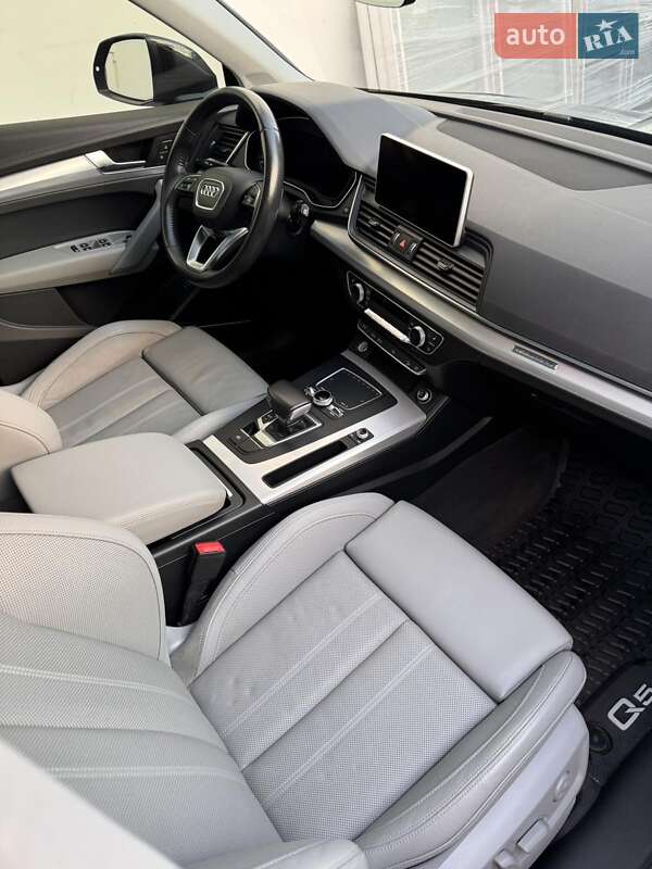Позашляховик / Кросовер Audi Q5 2017 в Львові фото 13 Позашляховик / Кросовер Audi Q5 2017 в Львові