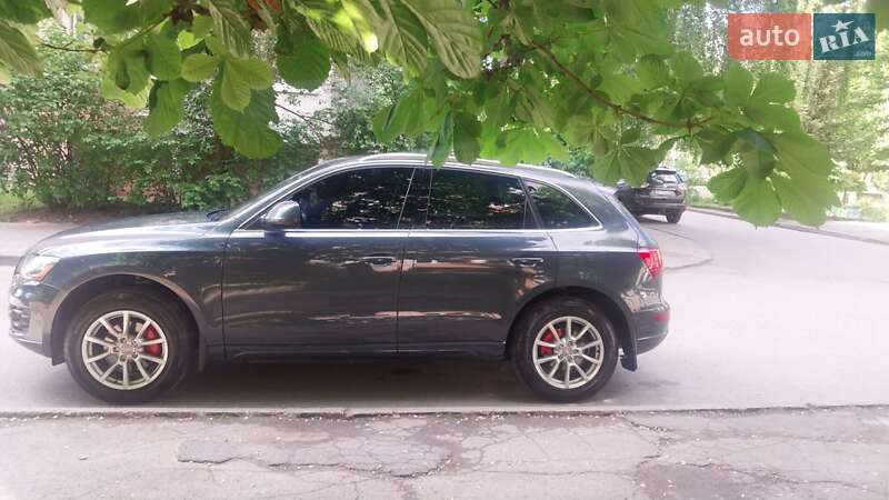 Внедорожник / Кроссовер Audi Q5 2010 в Львове