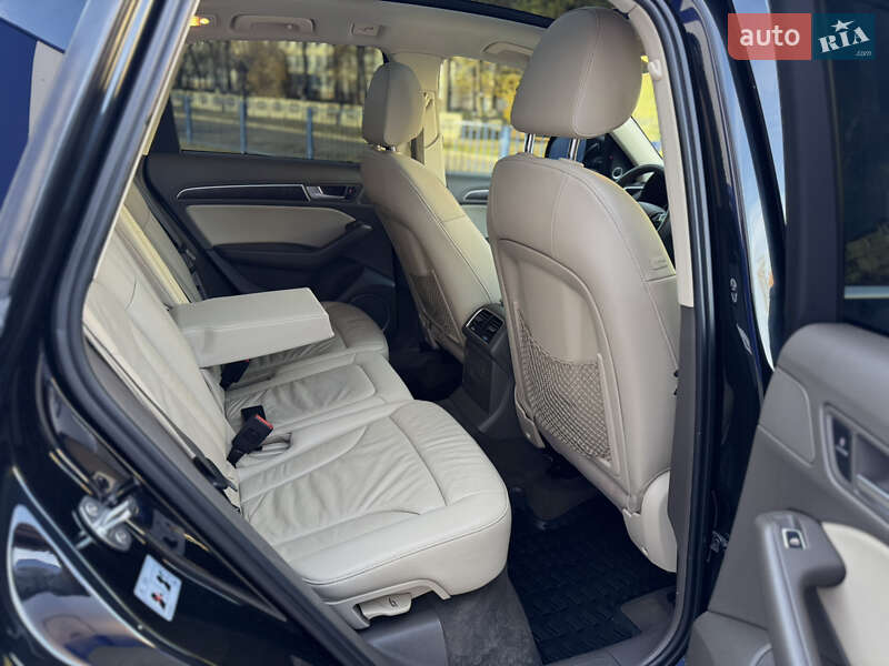 Позашляховик / Кросовер Audi Q5 2015 в Калуші