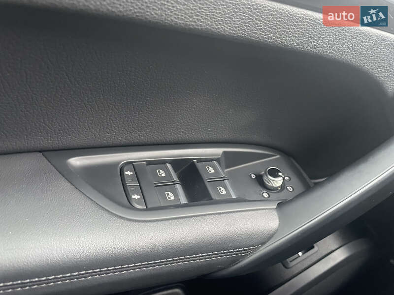 Внедорожник / Кроссовер Audi Q5 2019 в Львове фото 50 Внедорожник / Кроссовер Audi Q5 2019 в Львове