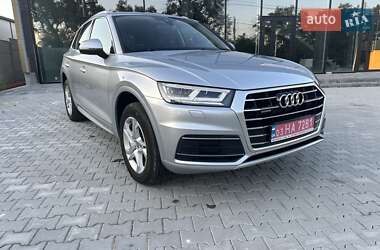 Позашляховик / Кросовер Audi Q5 2019 в Києві