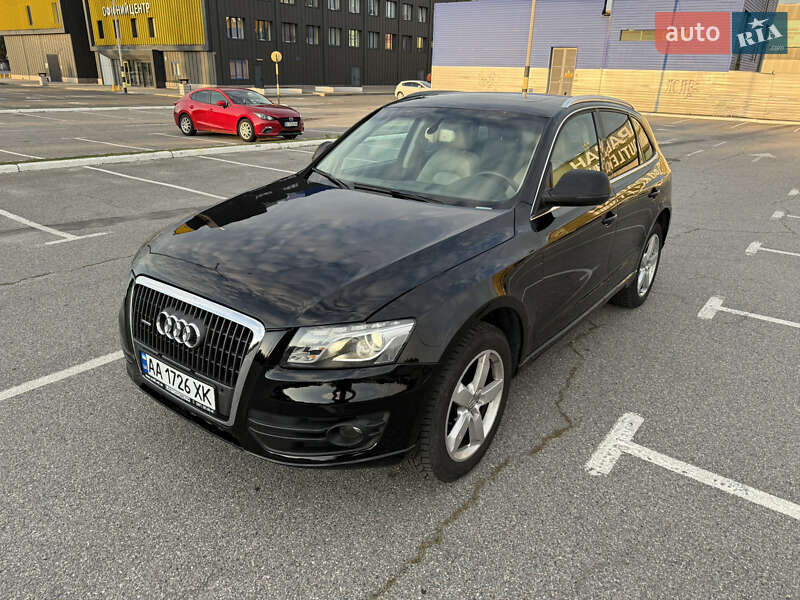 Позашляховик / Кросовер Audi Q5 2011 в Києві