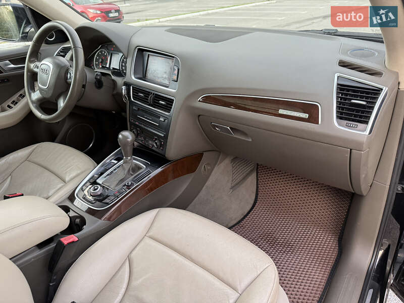 Позашляховик / Кросовер Audi Q5 2011 в Києві