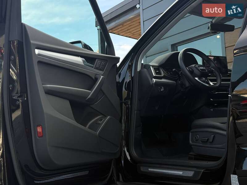 Внедорожник / Кроссовер Audi Q5 2023 в Ровно