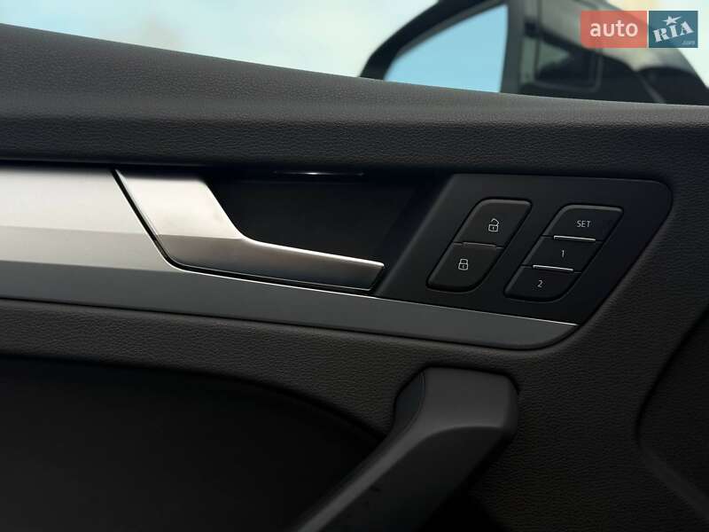 Внедорожник / Кроссовер Audi Q5 2023 в Ровно