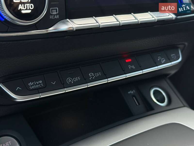 Внедорожник / Кроссовер Audi Q5 2023 в Ровно