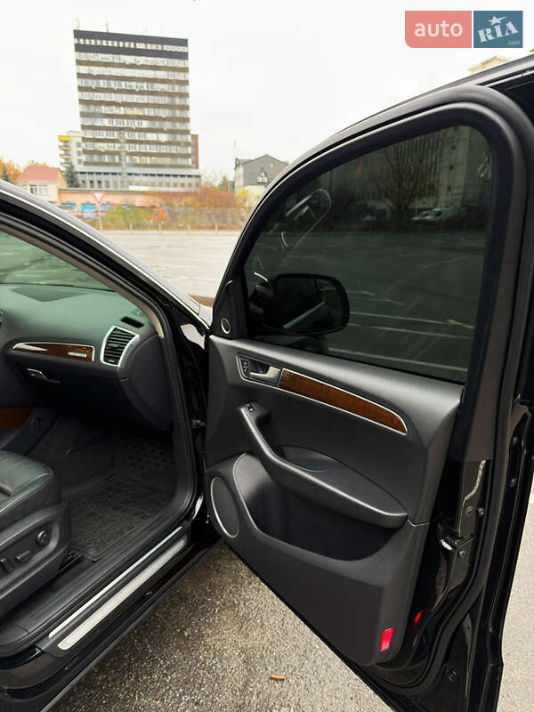 Внедорожник / Кроссовер Audi Q5 2011 в Ивано-Франковске