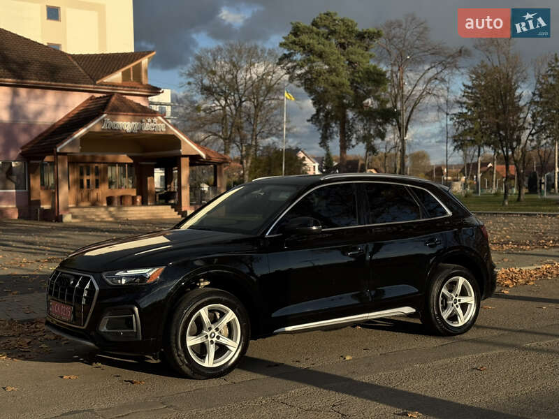 Позашляховик / Кросовер Audi Q5 2021 в Ужгороді