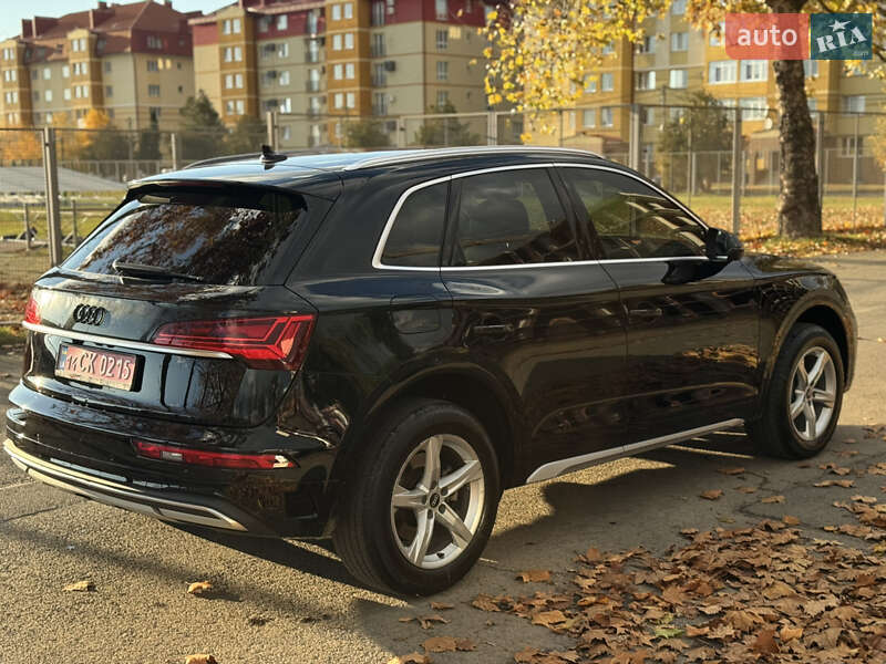 Позашляховик / Кросовер Audi Q5 2021 в Ужгороді