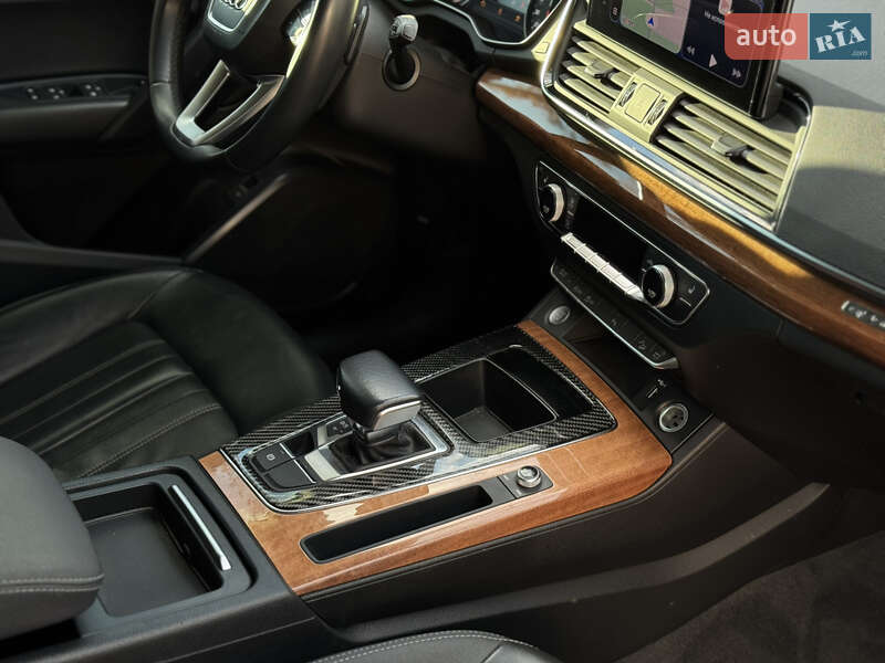 Позашляховик / Кросовер Audi Q5 2021 в Ужгороді