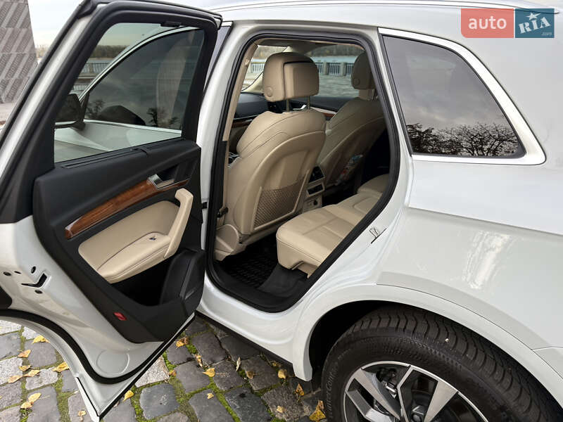 Позашляховик / Кросовер Audi Q5 2023 в Києві