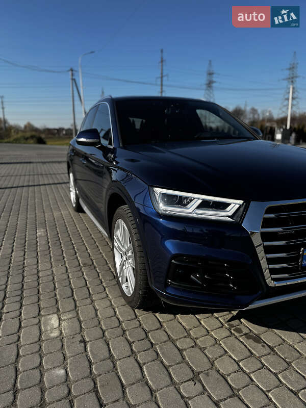 Позашляховик / Кросовер Audi Q5 2017 в Львові
