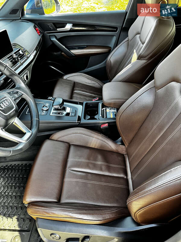 Позашляховик / Кросовер Audi Q5 2017 в Львові