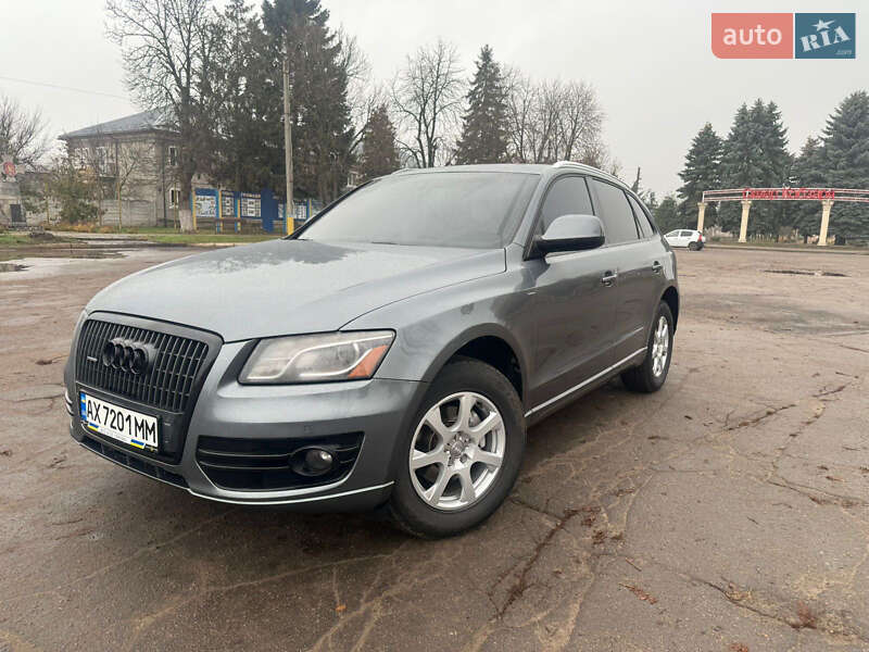 Внедорожник / Кроссовер Audi Q5 2011 в Золочеве