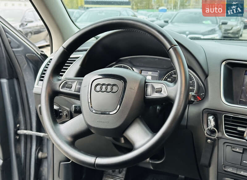Внедорожник / Кроссовер Audi Q5 2011 в Золочеве
