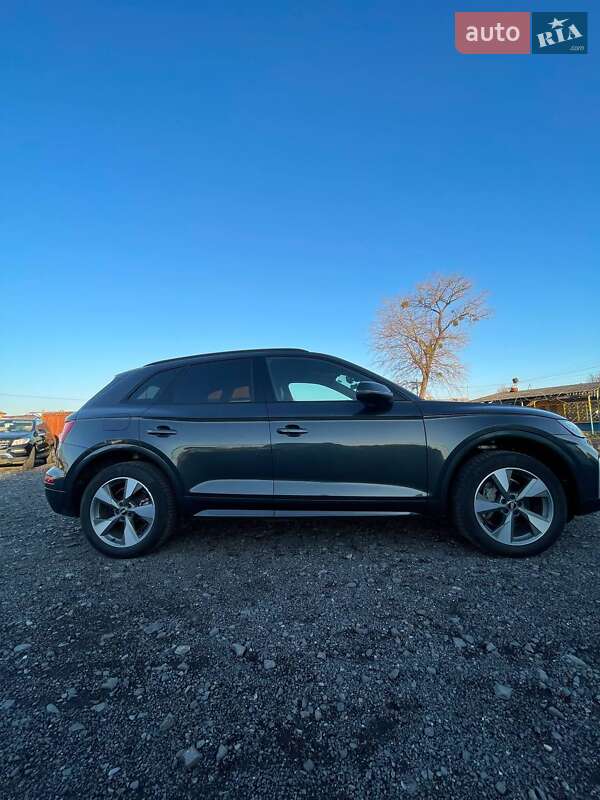 Позашляховик / Кросовер Audi Q5 2020 в Ужгороді
