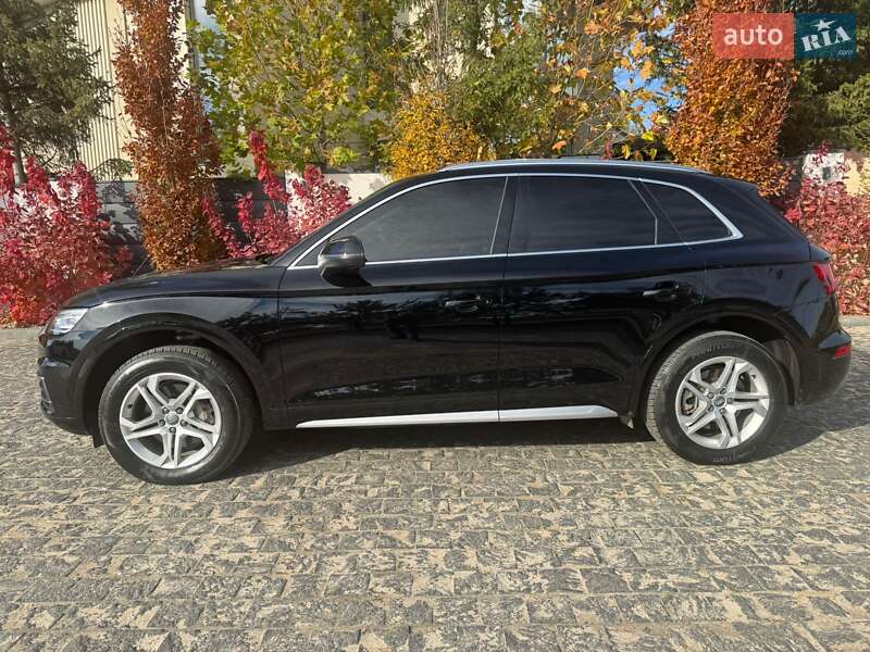 Внедорожник / Кроссовер Audi Q5 2019 в Львове фото 23 Внедорожник / Кроссовер Audi Q5 2019 в Львове
