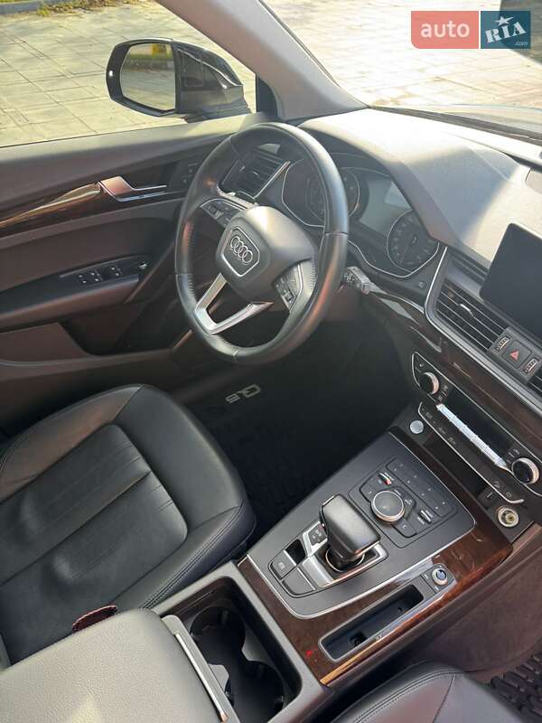 Внедорожник / Кроссовер Audi Q5 2019 в Львове фото 40 Внедорожник / Кроссовер Audi Q5 2019 в Львове