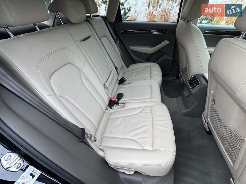 Позашляховик / Кросовер Audi Q5 2011 в Луцьку